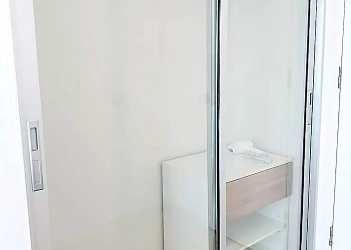 Cozy 2br Near Mrt Bangkhae ホテル